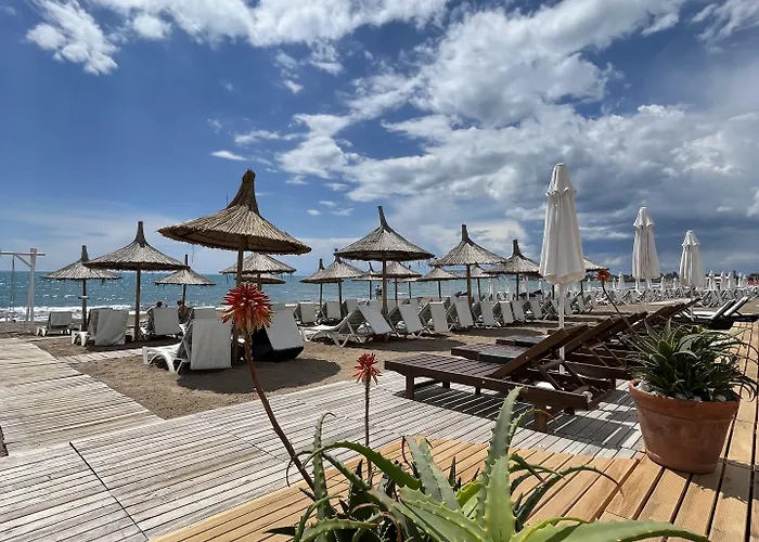 Conny's (adults Only) Side